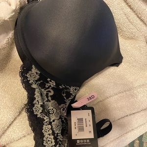 2 bras never worn size 38D